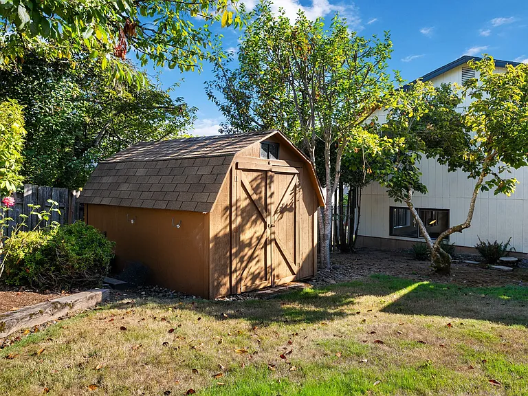 16016 NE 33rd Ave — Photo 59
