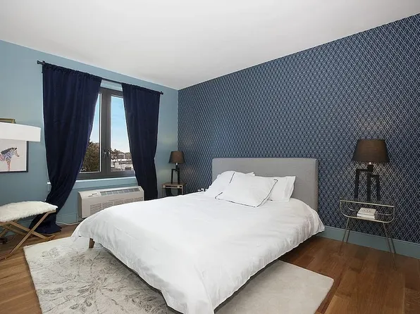 968 60th Street image 4 of 28