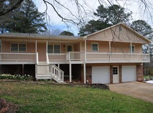403 Crossing Ct, Woodstock, GA 30188