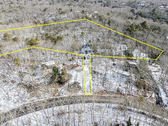 2nd image of 120 Narrow Ln