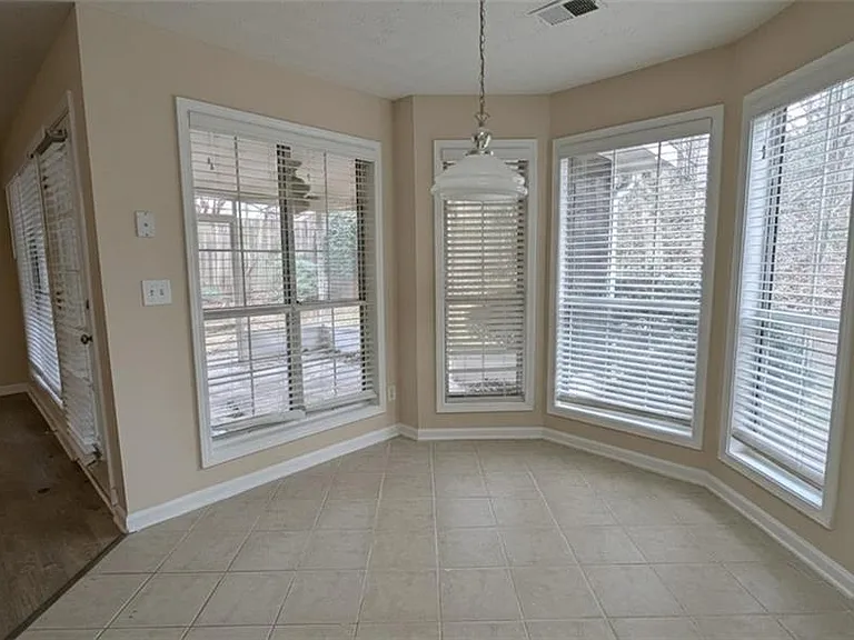 710 Suwanee Lakes Cir — Photo 15