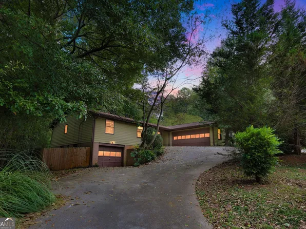 553 Aberdeen Dr, Stone Mountain, GA 30083