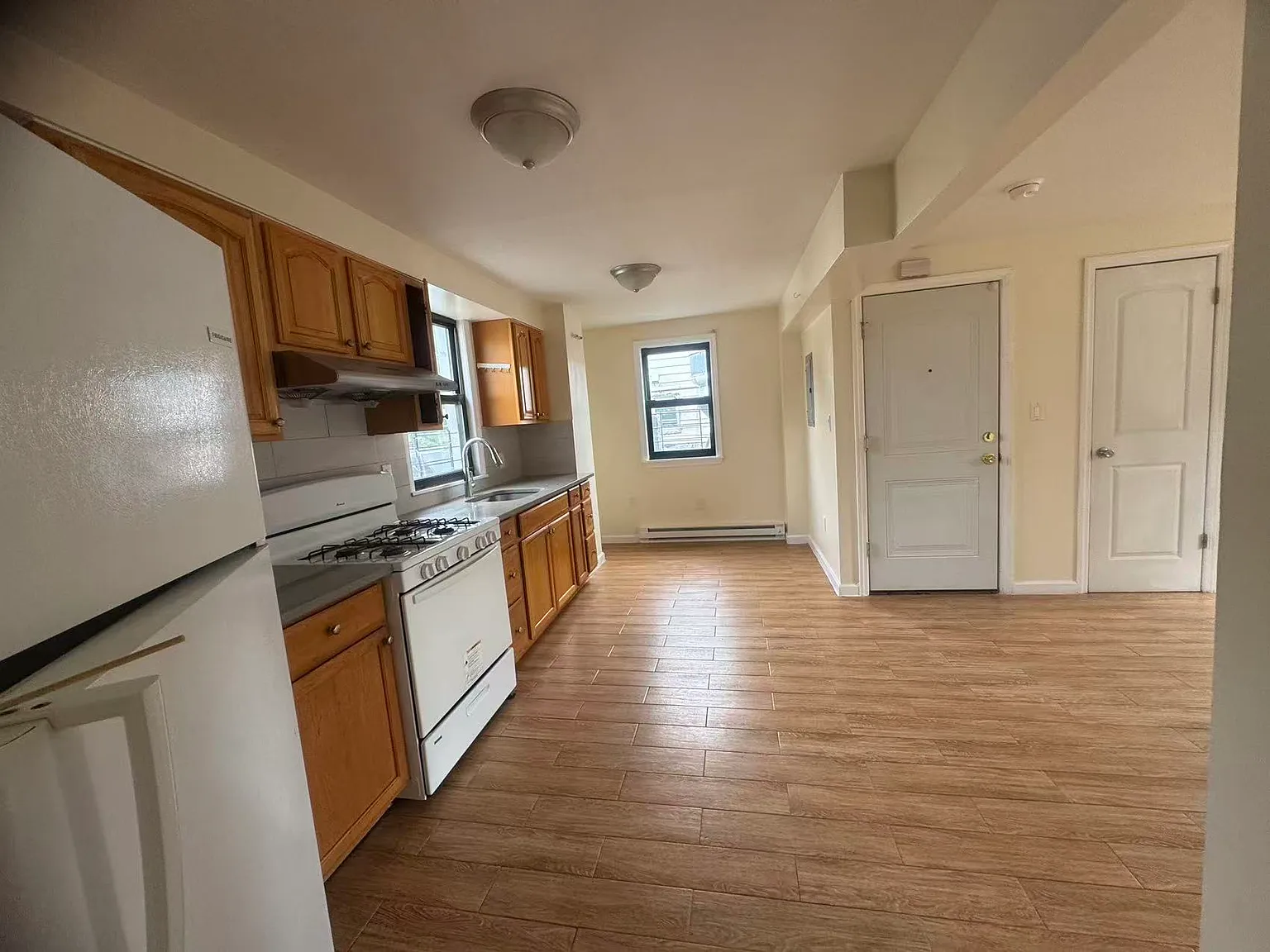 4 bed, 1500 sqft, $3,500 — Photo 2