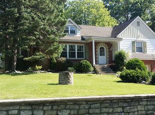 1006 Douglas St, Alton, IL 62002