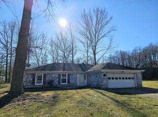 11901 Deer Creek Ln, Evansville, IN 47712