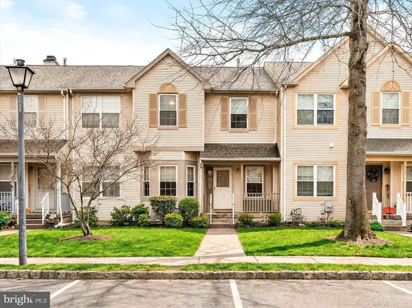 126 Cromwell Dr, Robbinsville, NJ 08691