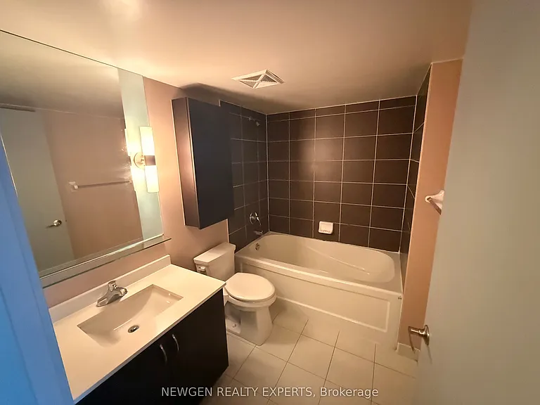 320 Richmond St E #312 — Photo 8