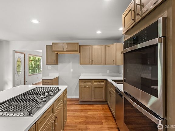 3rd image of 259 10 Tooley Rd