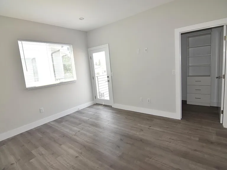 1129 Browning Blvd — Photo 4