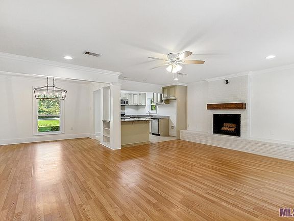 4th image of 28781 Norwood Dr
