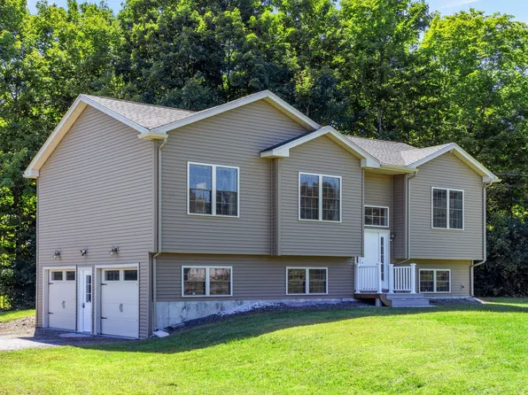 19 Grimmauld Place, Sidney, ME 04330