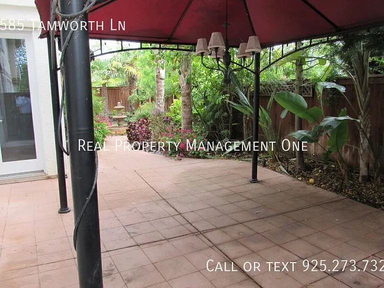 2585 Tamworth Ln — Photo 31