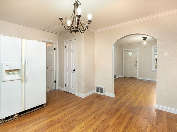 5th image of 2942 Oregon Ave