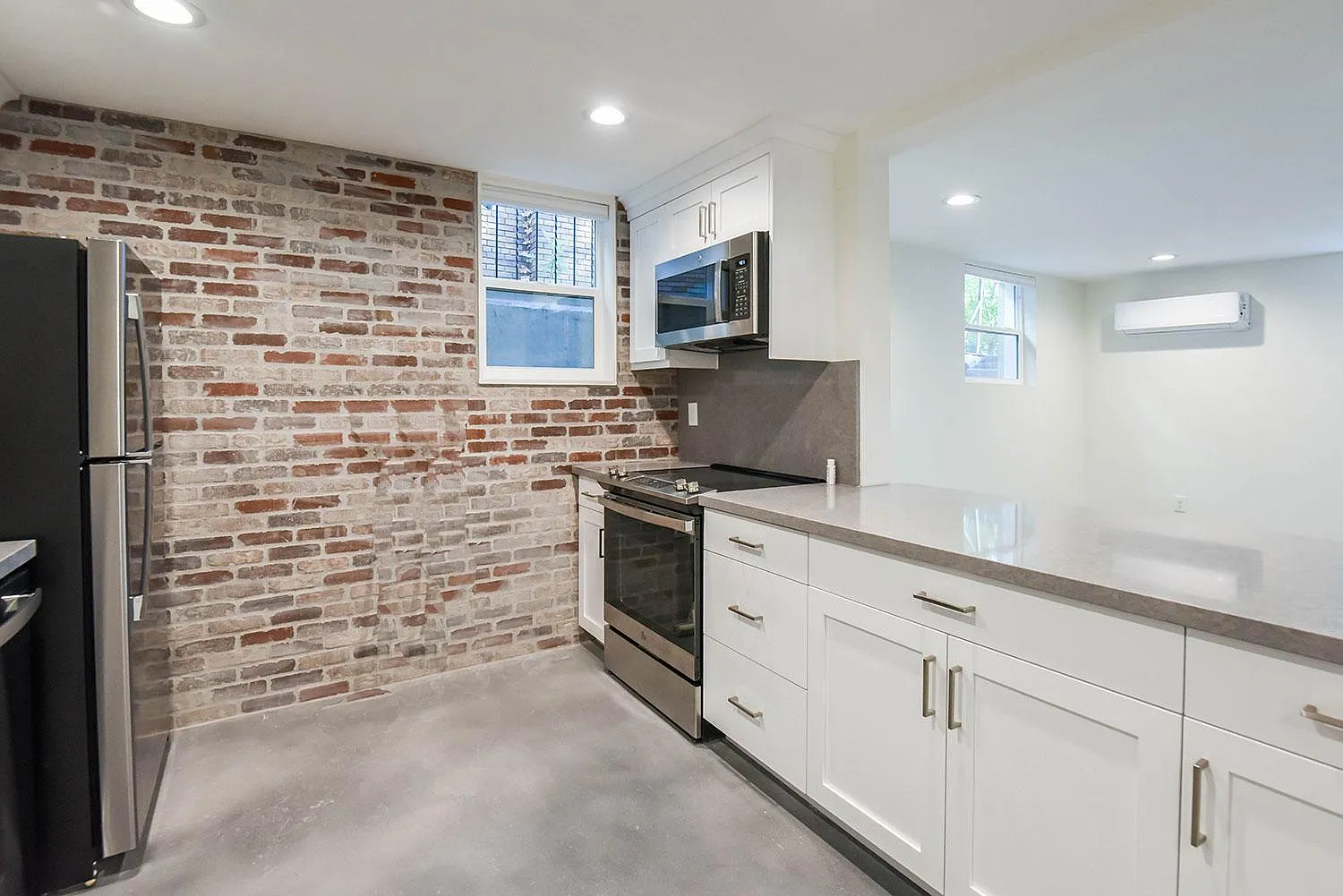 1 bed, 650 sqft, $1,400 — Photo 2