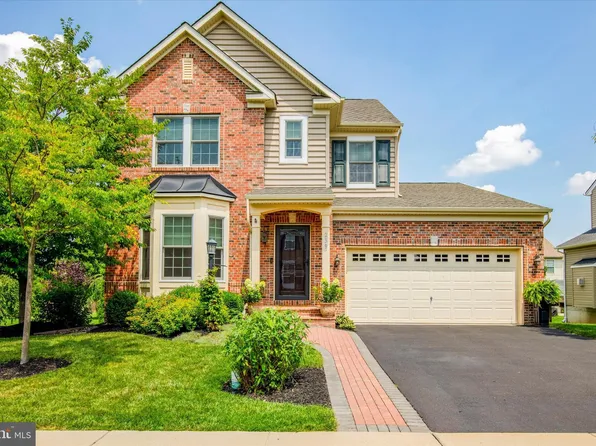 239 Pennland Farm Dr, Perkasie, PA 18944