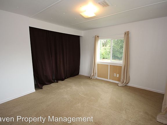 5th image of 32899 Railroad Ave