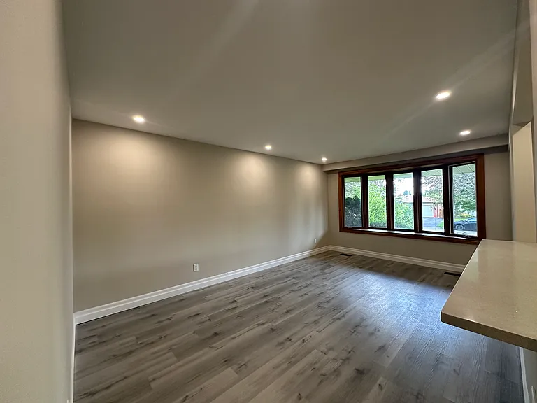 368 Fairlawn St — Photo 8