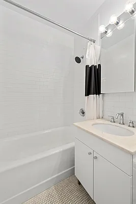 Rented by Compass | media 9