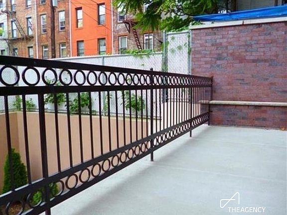 5th image of 351 Franklin Ave APT 1L