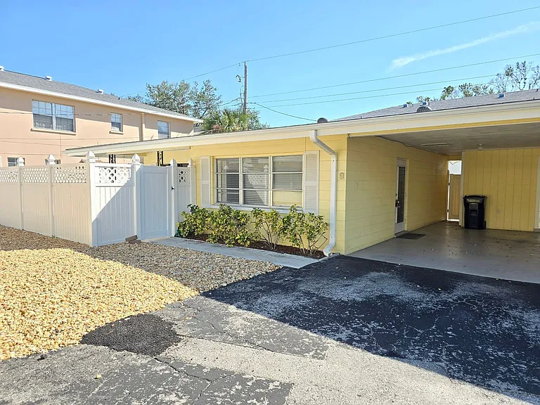505 Manatee Ct. — Photo 2
