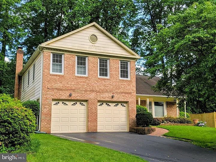 4 bed, 4.0 bath, 2478 sqft, $4,000 — Photo 2