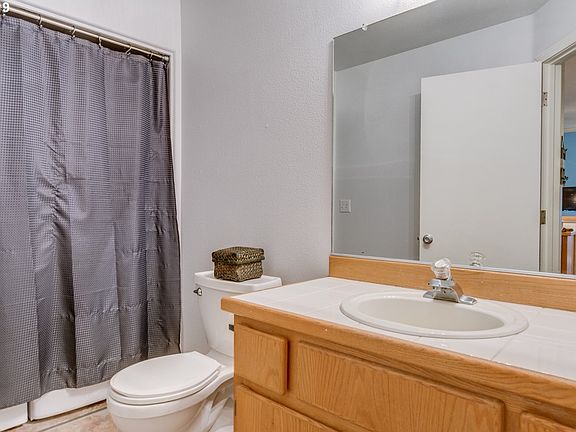 4th image of 11407 NE 30th Cir