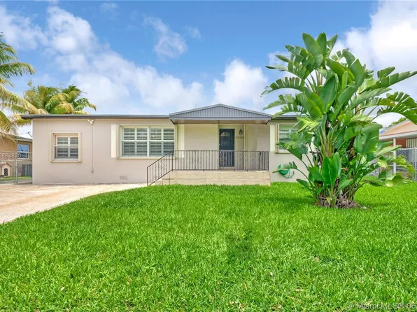 10101 Pan American Dr, Cutler Bay, FL 33189