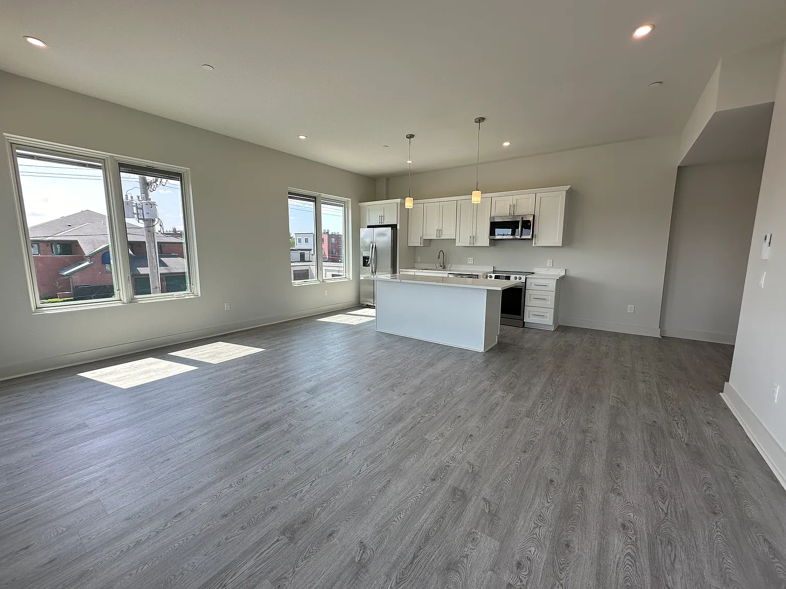 2 bed, 1200 sqft, $2,900 — Photo 3