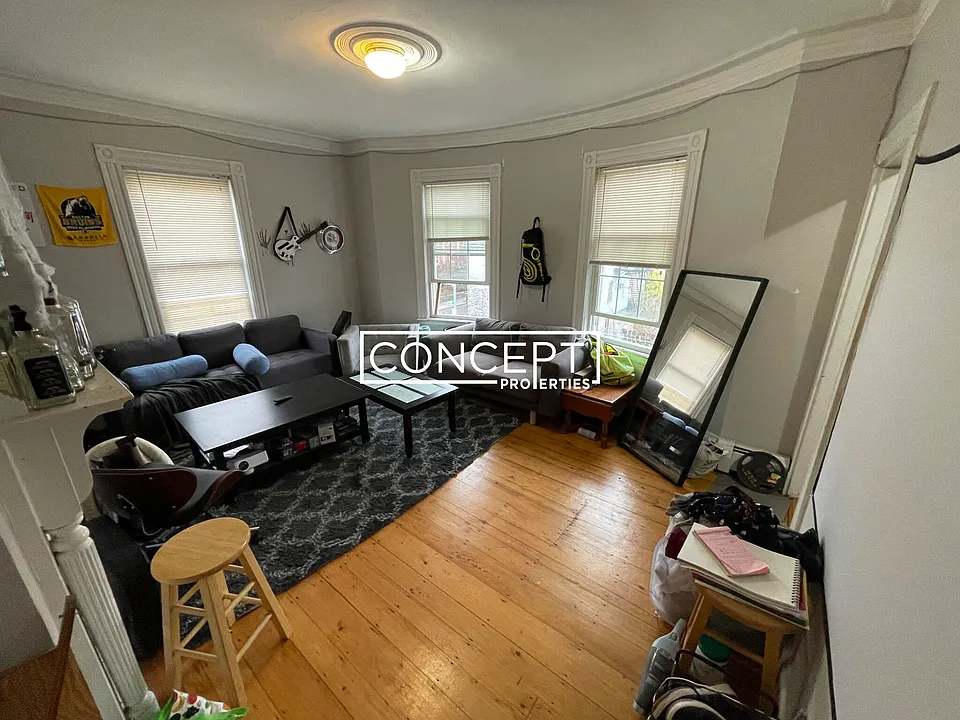 135 Saint Alphonsus St #3