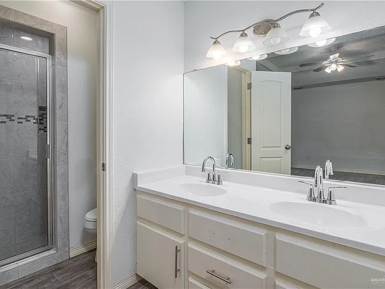 1709 Calle Tulipan — Photo 11