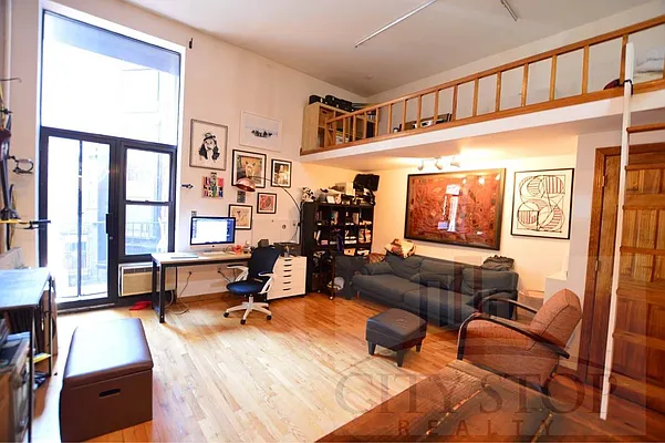 Rented by City Stop Realty | media 6