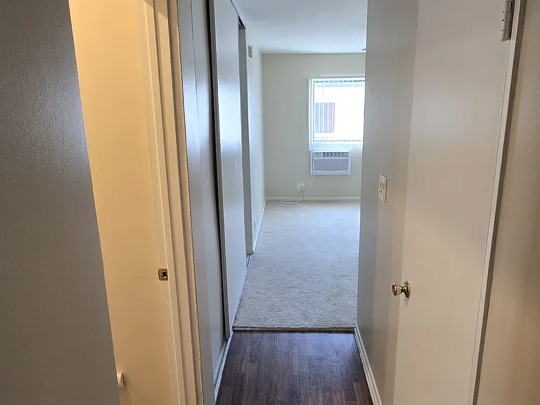 510 S Mariposa Ave #205 — Photo 15