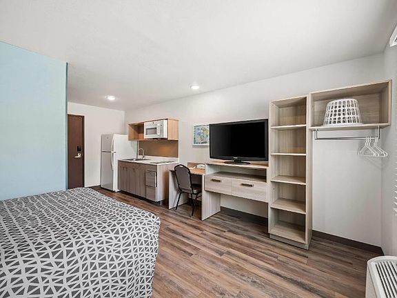 3rd image of 19 Bink Dr #302