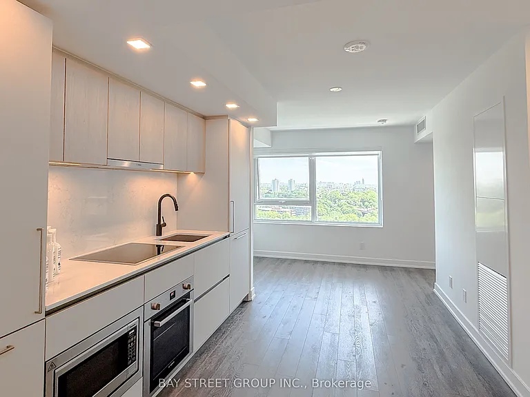 609 Sherbourne St #1409 — Photo 3