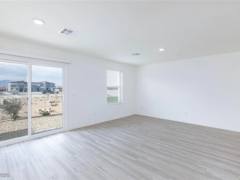 6085 Lily Garden St — Photo 10