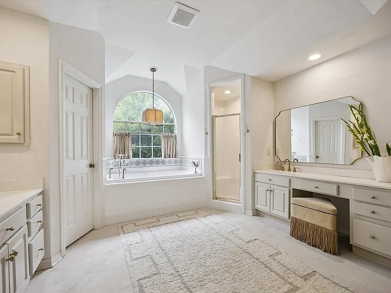 5591 Beverlyhill St — Photo 13