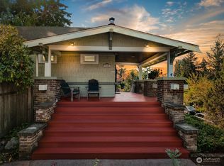 3802 46th Ave SW, Seattle, WA 98116