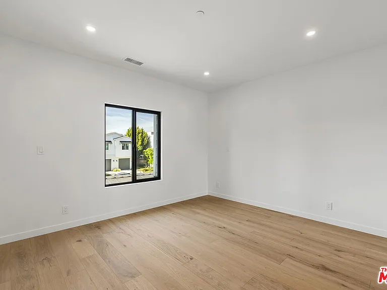 824 N Orange Grove Ave — Photo 24