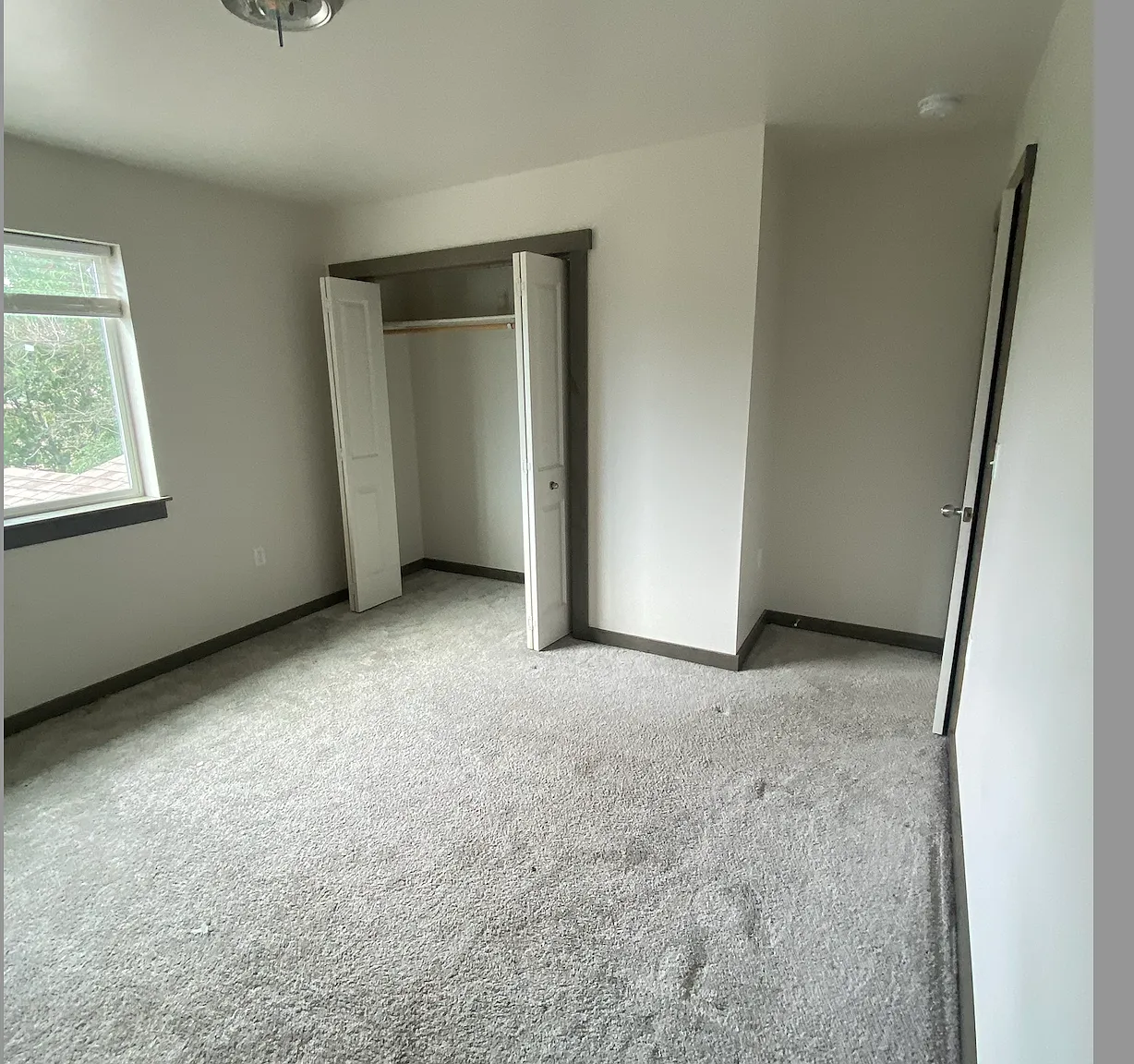 3 bed, 2.5 bath, 1900 sqft, $850 — Photo 4