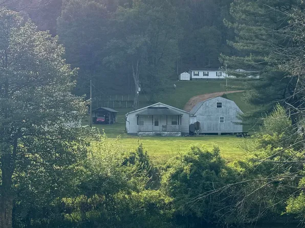 60 Crawford Way, Leivasy, WV 26676