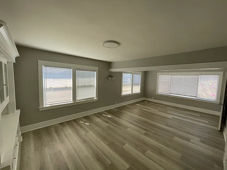 1026 E Broadway #1028 — Photo 1