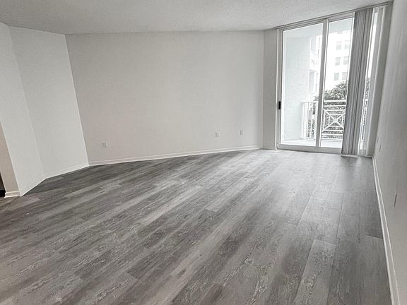 Living Dining Area