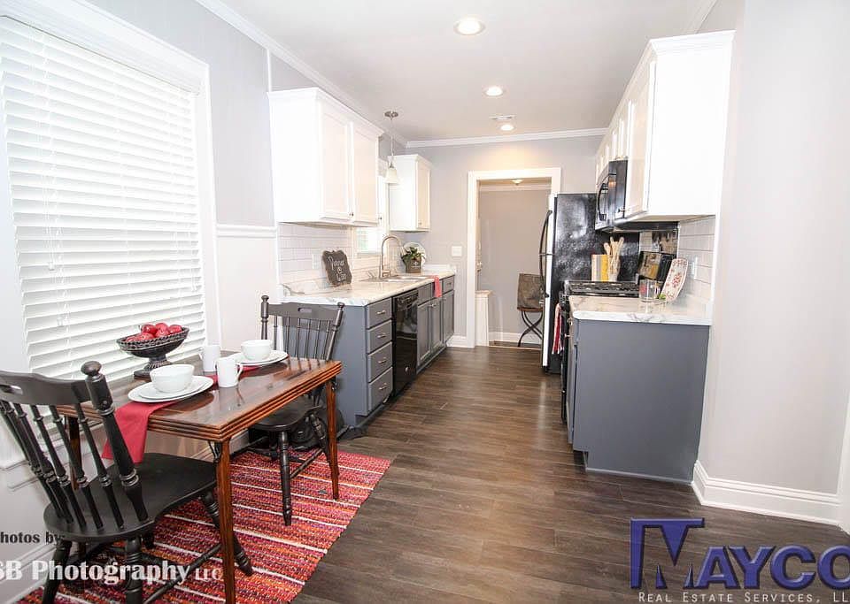 1st image of 110 Robinson Pl