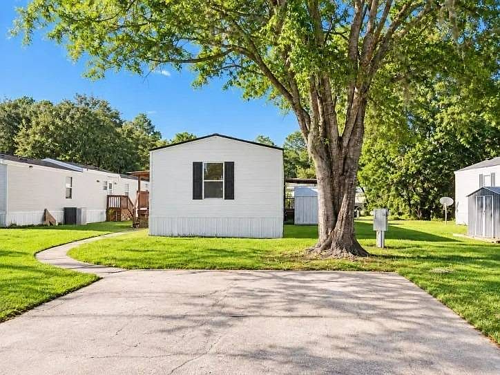1st image of 489 Starratt Rd #211
