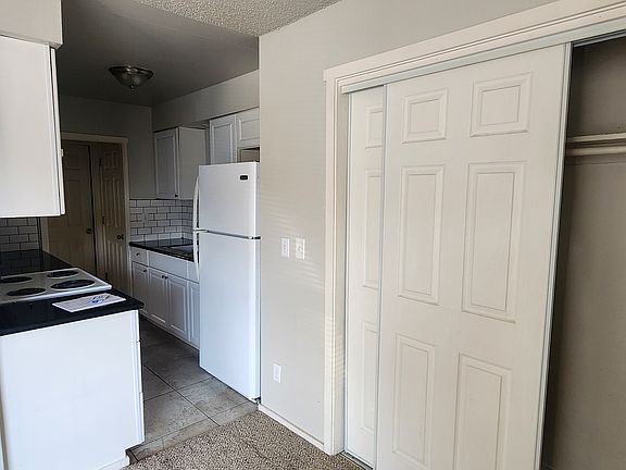 3rd image of 5603 NE Killingsworth St #5603