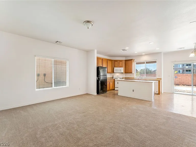 2621 Lazy Leopard Ct — Photo 10