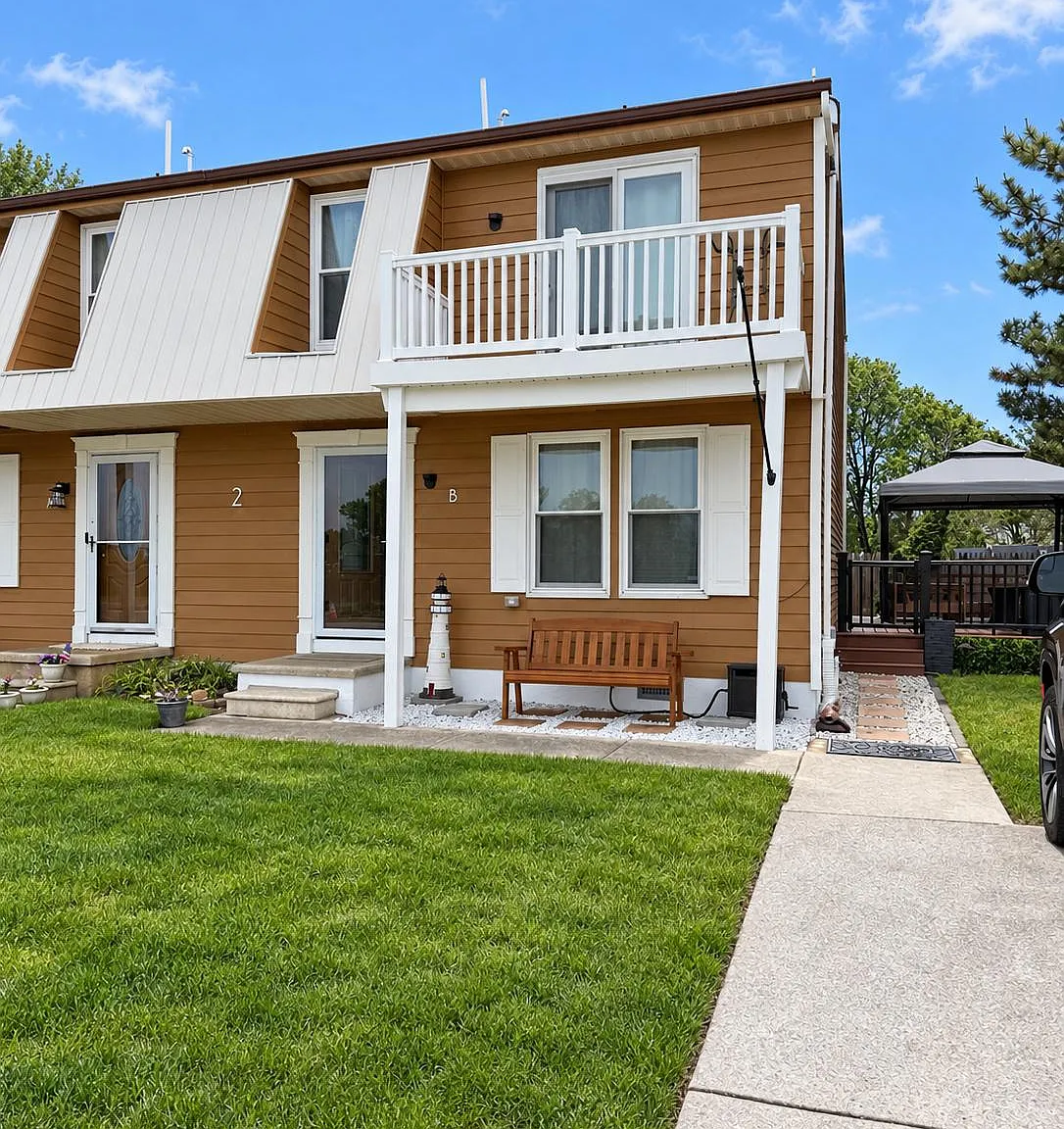 3 bed, 2.5 bath, 1500 sqft, $1,600 — Photo 1