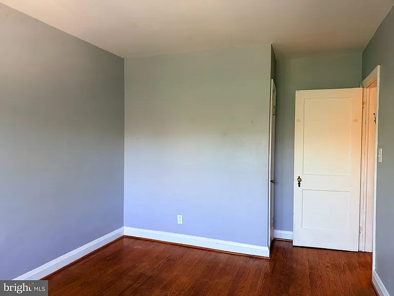 237 Linden Ave — Photo 16