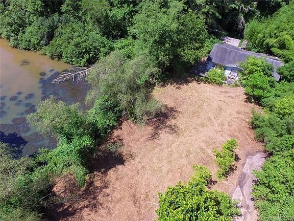 5th image of 44 Lakeside Dr