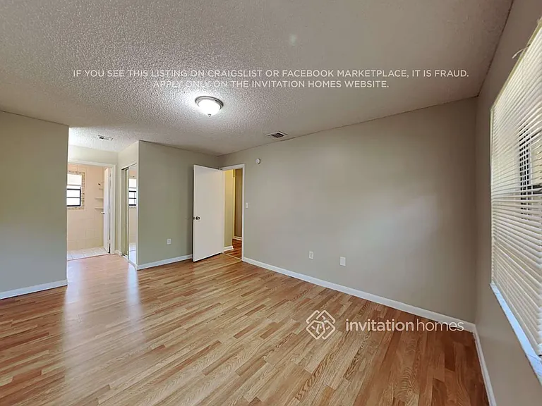 13641 Newport Mnr — Photo 8